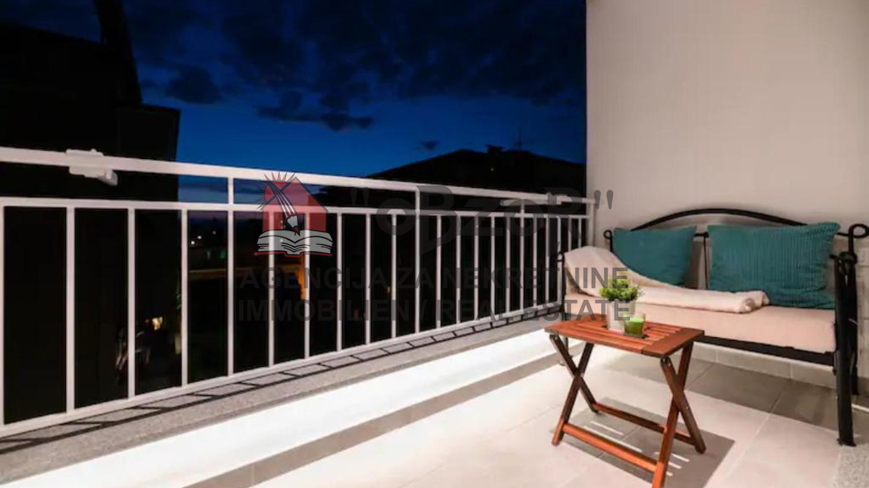 Zadar-BRANIMIROVA OBALA&comma; furnished three-room apartment 72m2