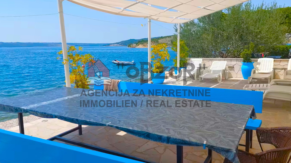 MASLENICA - m&ouml;blierte sechszimmerwohnung 130m&sup2; - 1&period; REIHE ZUM MEER