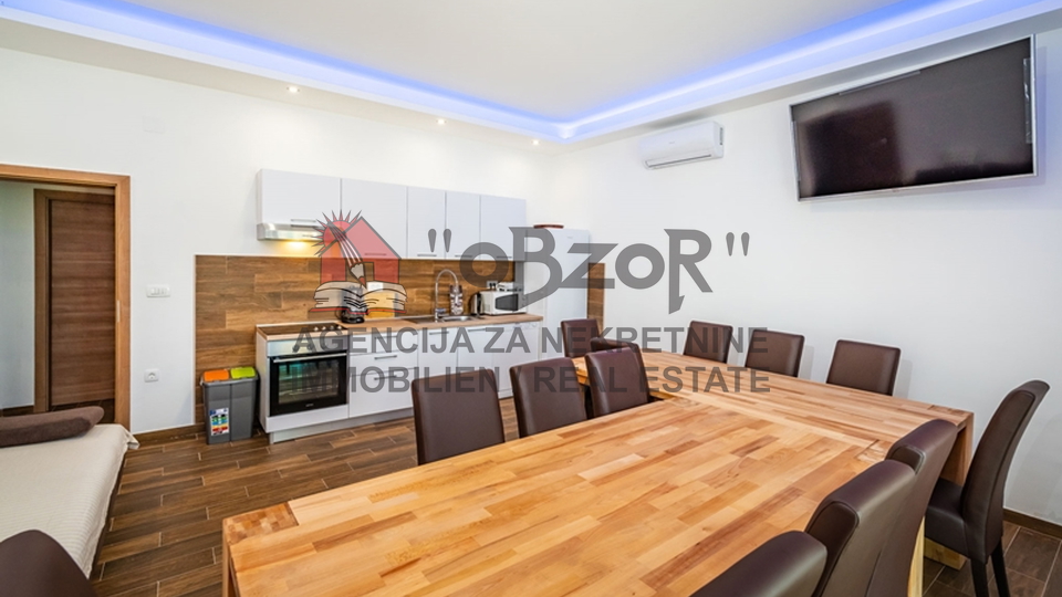 MASLENICA - m&ouml;blierte sechszimmerwohnung 130m&sup2; - 1&period; REIHE ZUM MEER