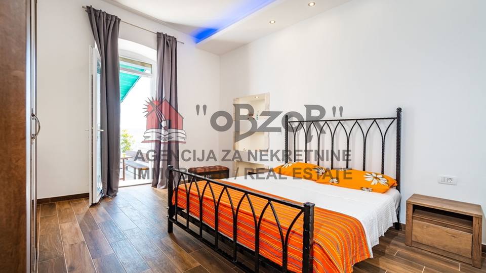 MASLENICA - m&ouml;blierte sechszimmerwohnung 130m&sup2; - 1&period; REIHE ZUM MEER