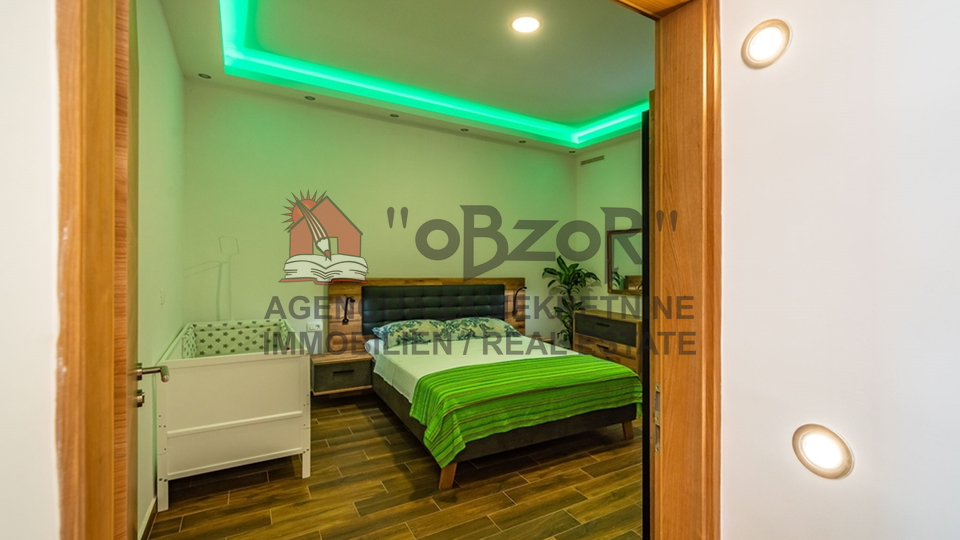 MASLENICA - m&ouml;blierte sechszimmerwohnung 130m&sup2; - 1&period; REIHE ZUM MEER