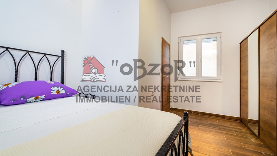 MASLENICA - m&ouml;blierte sechszimmerwohnung 130m&sup2; - 1&period; REIHE ZUM MEER