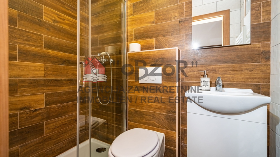 MASLENICA - m&ouml;blierte sechszimmerwohnung 130m&sup2; - 1&period; REIHE ZUM MEER