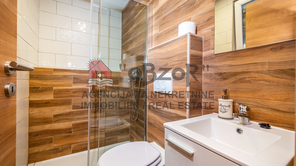 MASLENICA - m&ouml;blierte sechszimmerwohnung 130m&sup2; - 1&period; REIHE ZUM MEER