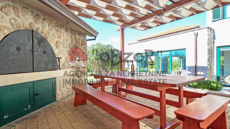 House, 488 m2, For Sale, Tisno - Betina