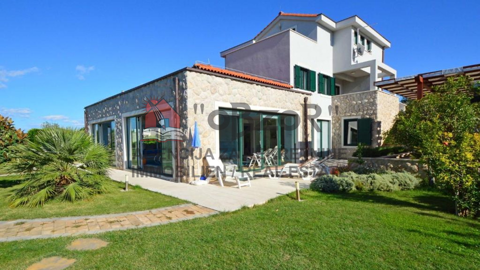 House, 488 m2, For Sale, Tisno - Betina