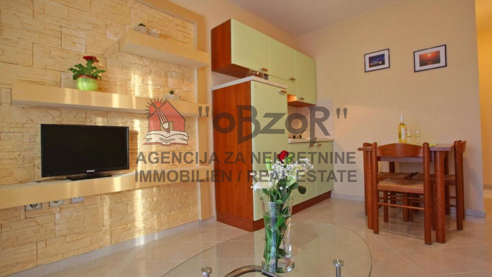 SUKOŠAN-Apartmanska kuća sa 7 apartmana