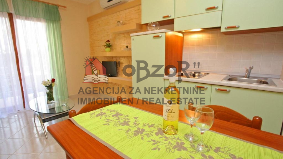 SUKOŠAN-Apartmanska kuća sa 7 apartmana