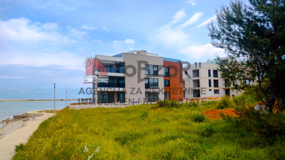 PRIVLAKA-Dvoetažan apartman(S3) 85,68m2-PRVI RED DO MORA