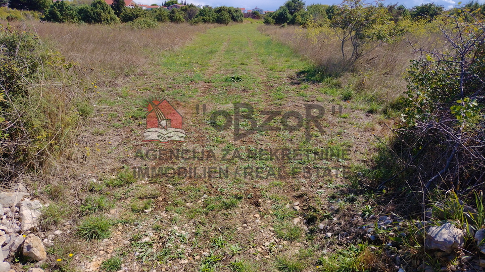 VRSI - Građevinsko zemljište 553m2