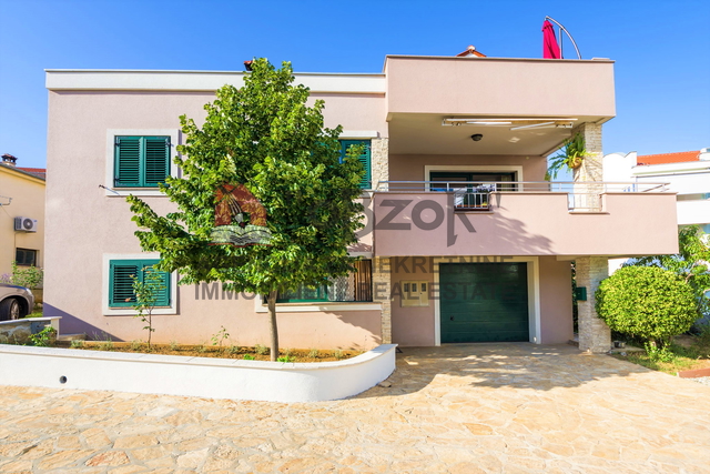 Hiša, 400 m2, Prodaja, Zadar - Višnjik