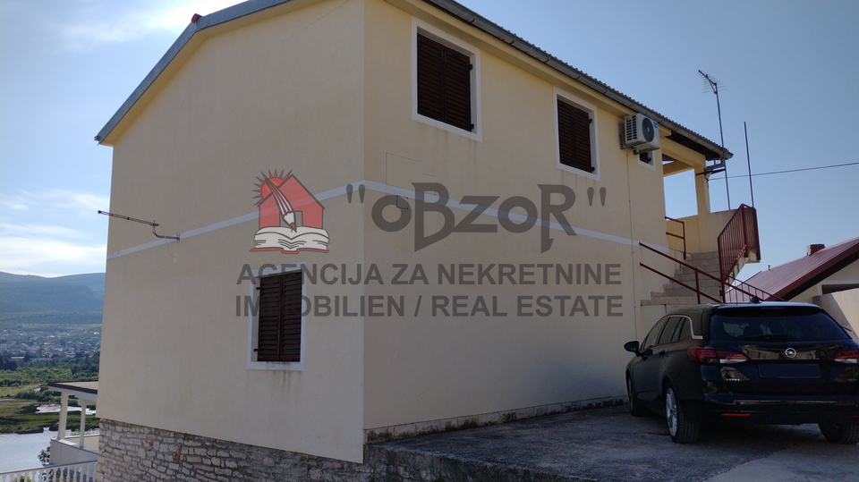 DONJI KARIN - Freistehendes einstöckiges Haus 171,33 m2