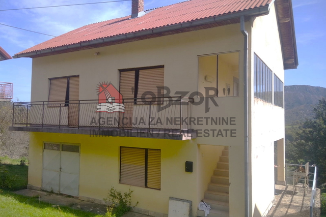 Hiša, 135 m2, Prodaja, Gračac - Donji Srb