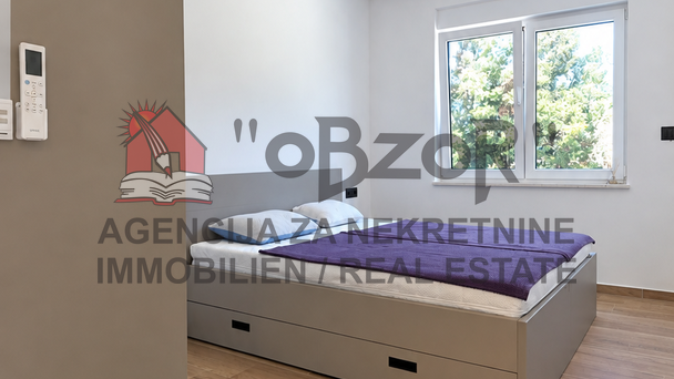 Petr&ccaron;ane-PUNTA RADMAN&comma; dvosoban stan s vrtom - NOVOGRADNJA