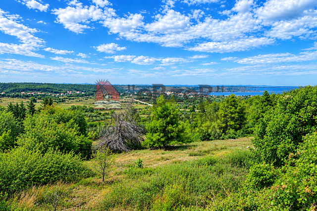 Ražanac-PODVRŠJE. Building land 1415 m2