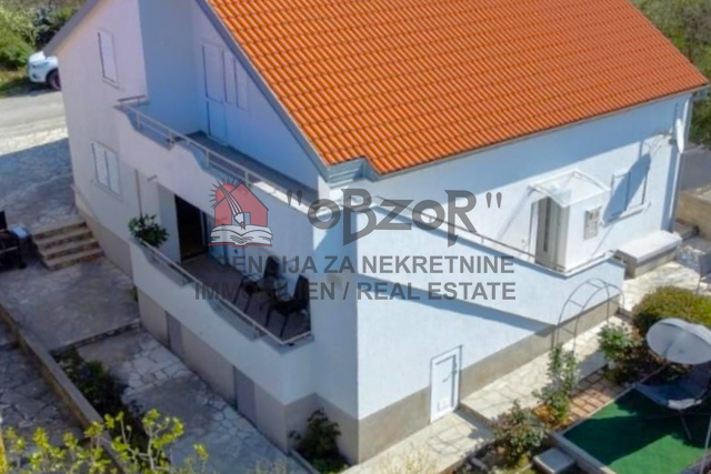 NOVIGRAD - detached high ground-floor house
