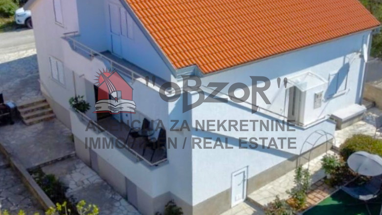 NOVIGRAD - detached high ground-floor house