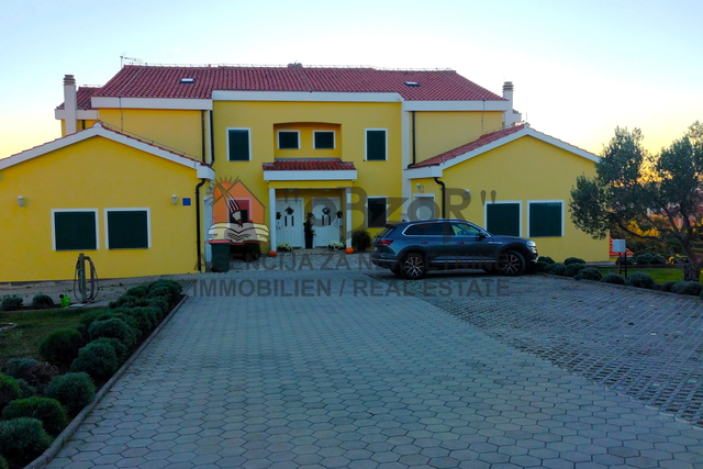 Sukošan - dvosoban apartman s garažom