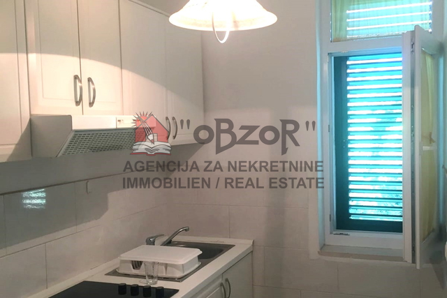 Wohnung, 32 m2, Vermietung, Zadar - Poluotok (centar)
