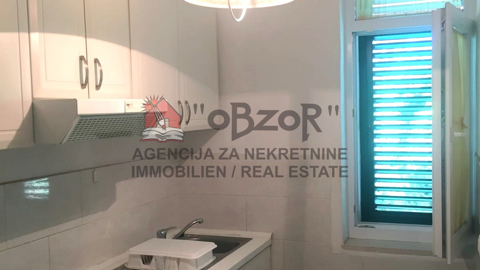 Wohnung, 32 m2, Vermietung, Zadar - Poluotok (centar)