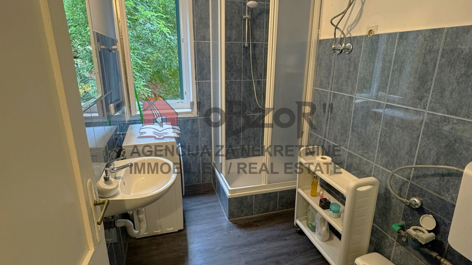 Wohnung, 32 m2, Vermietung, Zadar - Poluotok (centar)