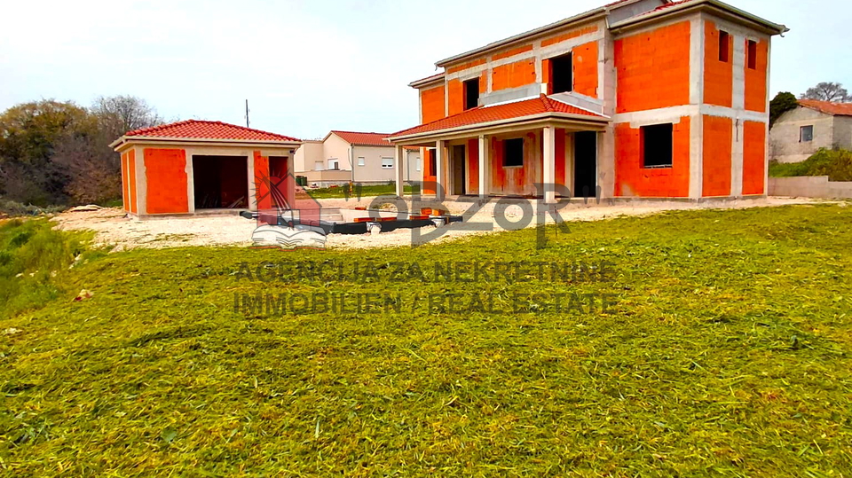 House&comma; 204 m2&comma; For Sale&comma; Poli&ccaron;nik