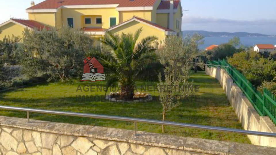 Sukošan - dvosoban apartman s garažom