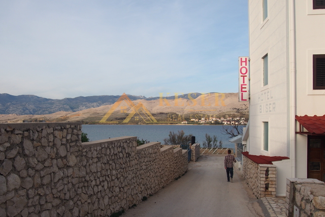 HOTEL NA SAMOM MORU, ODLIČNA LOKACIJA