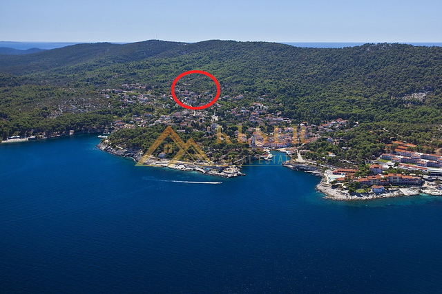 VELI LOŠINJ, COSTRUITE UNA CASA CON VISTA MARE