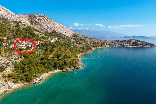 OTOK KRK, STARA BAŠKA, KUĆA SA DVA APARTMANA I VELIKOM GARAŽOM