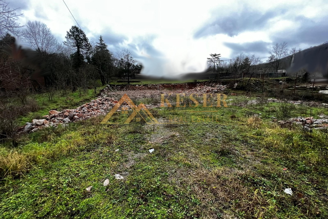 GROBNIK, OČIŠĆENA PARCELA SA IDEJNIM PROJEKTOM