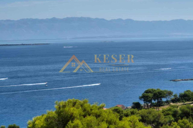 LOŠINJ, RAVNO ZEMLJIŠTE S PANORAMSKIM POGLEDOM