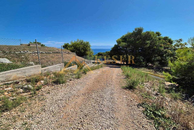 LOŠINJ, RAVNO ZEMLJIŠTE S PANORAMSKIM POGLEDOM