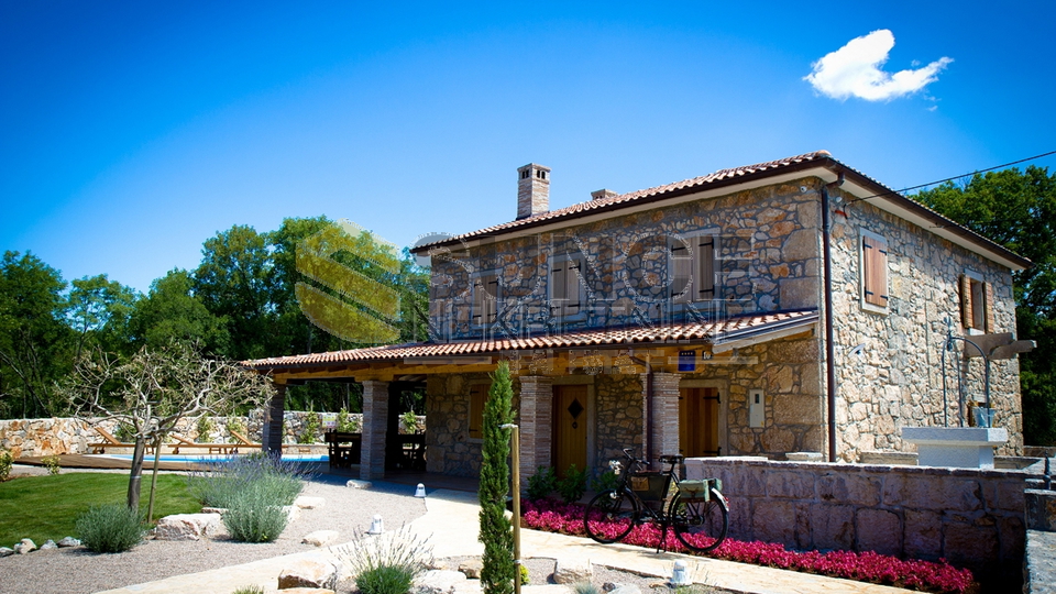 The island of Krk, beautifully decorated old stone house with a large garden and pool!