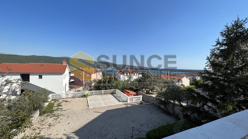 The island of Krk, detached house of 300m2 with four apartments in a beautiful position!