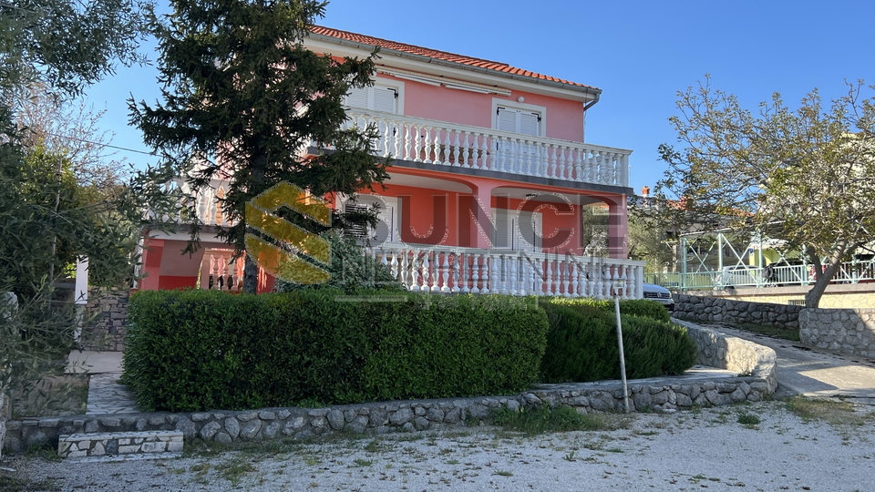 The island of Krk, detached house of 300m2 with four apartments in a beautiful position!