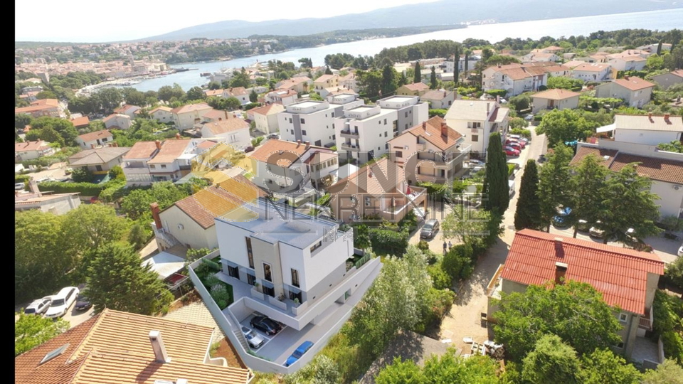 ISOLA DI KRK, CITTÀ DI KRK, NUOVO APPARTAMENTO ESCLUSIVO CON GIARDINO E GARAGE!