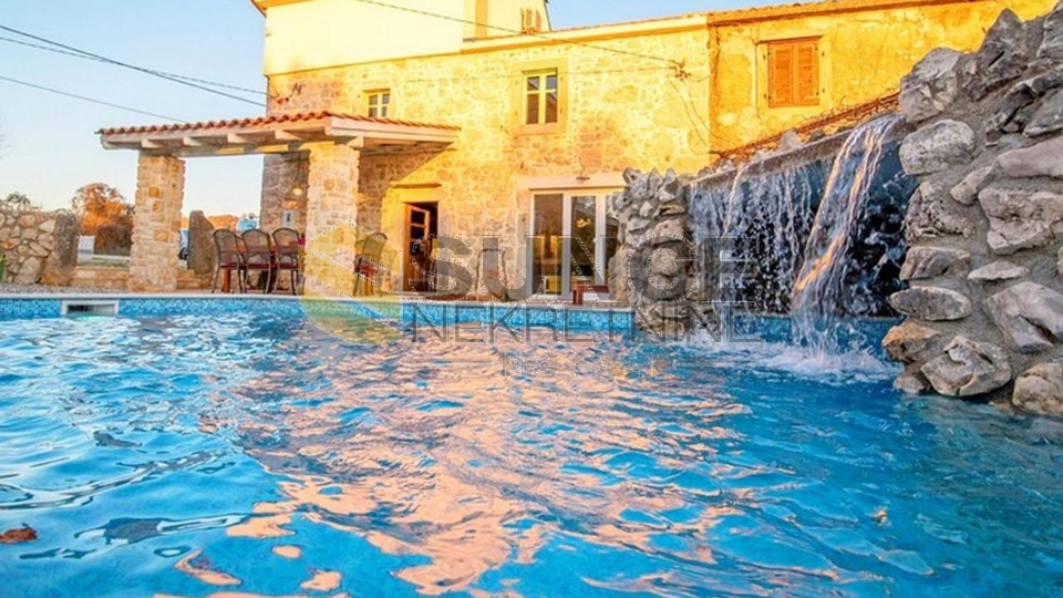 The island of Krk, a beautifully decorated old stone house with a swimming pool!