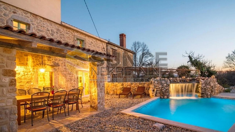 The island of Krk, a beautifully decorated old stone house with a swimming pool!