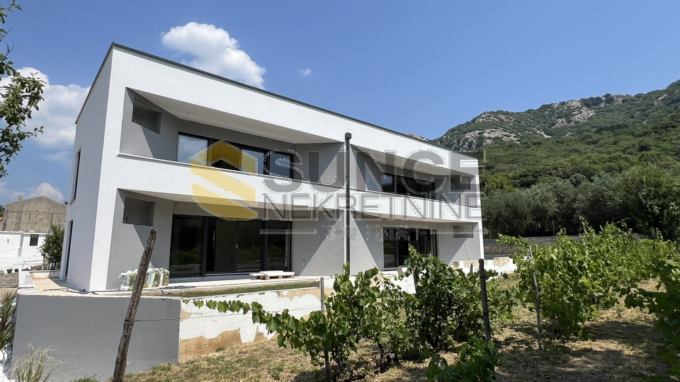 KRK ISLAND, BAŠKA, SURROUNDINGS, new apartment on the ground floor with a garden of 155 m2!