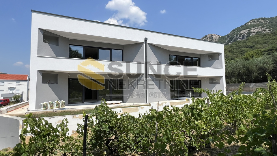 BAŠKA, Umgebung, neue Wohnung von 62 m2 im ersten Stock des Gebäudes!