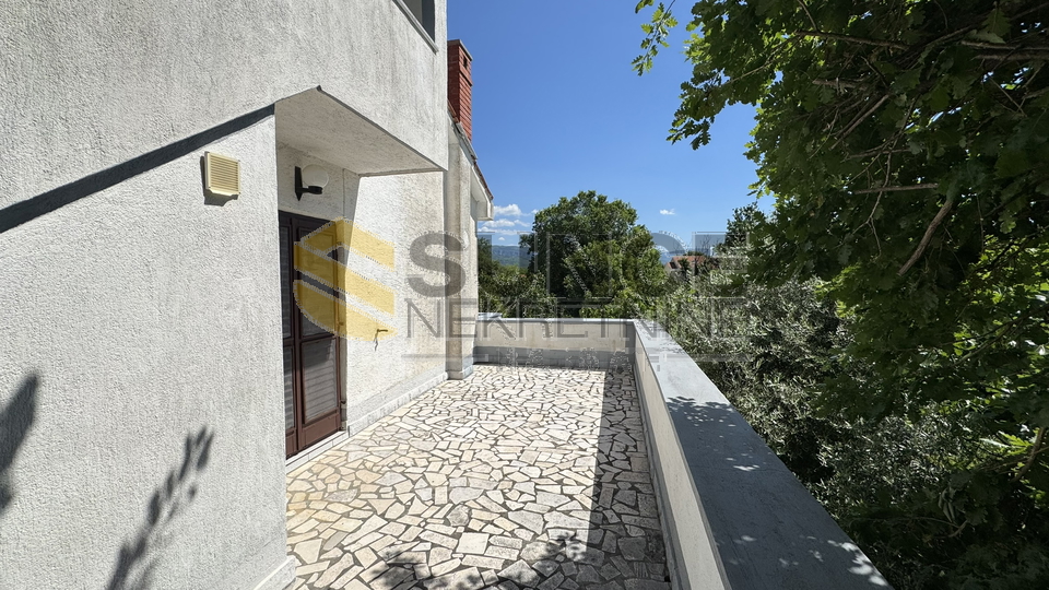 Šilo detached house with four apartments!
