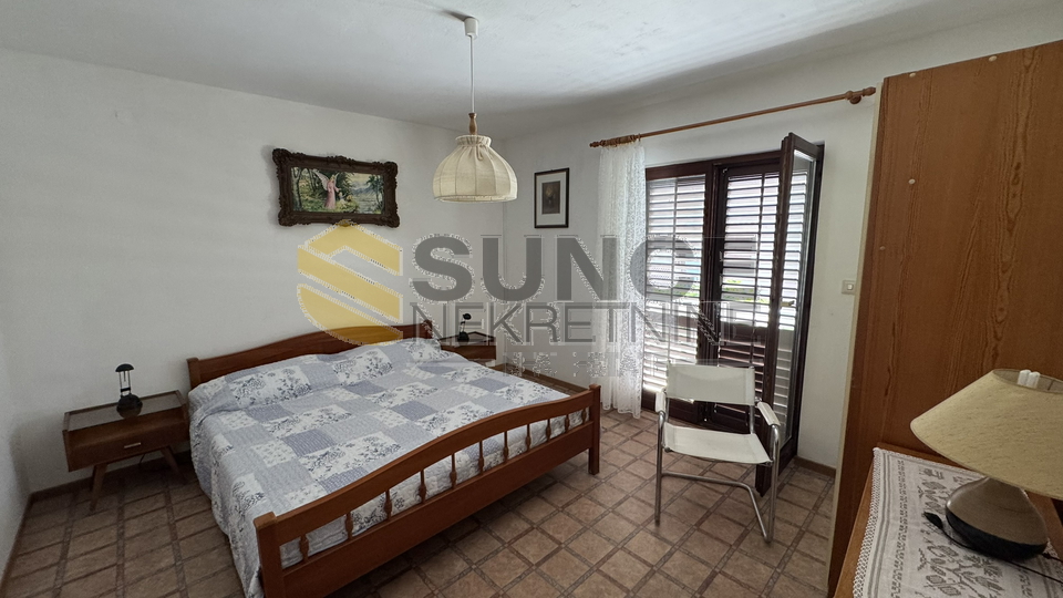 Šilo detached house with four apartments!