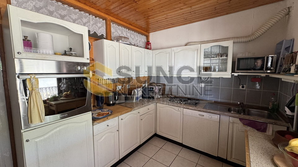 Šilo detached house with four apartments!