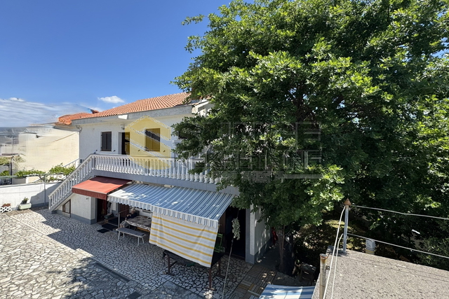 Šilo casa indipendente con quattro appartamenti!