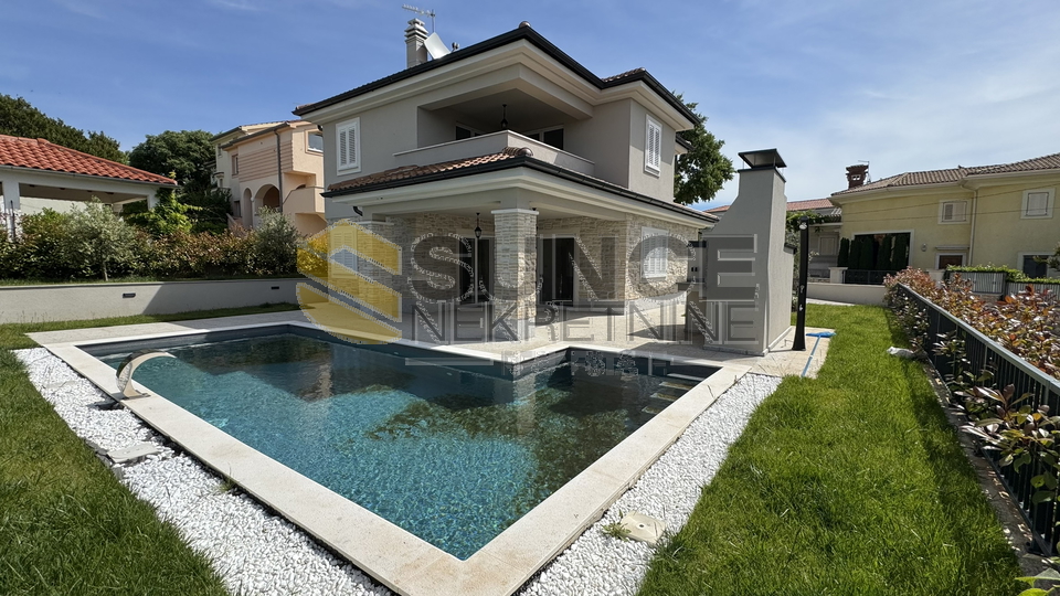 Insel KRK, Umgebung Vrbnik, wunderschöne neue Villa mit beheiztem Pool und gepflegtem Grundstück!