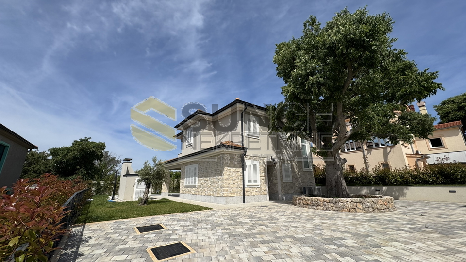 Insel KRK, Umgebung Vrbnik, wunderschöne neue Villa mit beheiztem Pool und gepflegtem Grundstück!