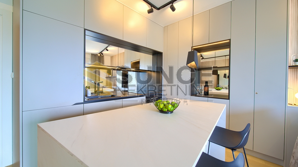 Grad Krk namješten apartman u prizemlju od 73m2!