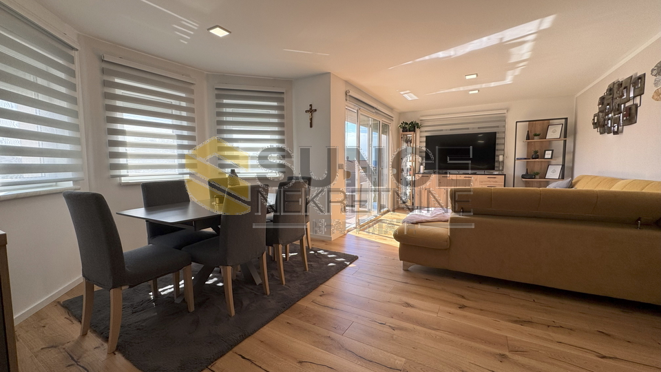 City of Krk detached house with two separate apartments and a sea view!