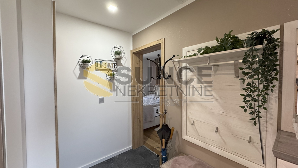 City of Krk detached house with two separate apartments and a sea view!
